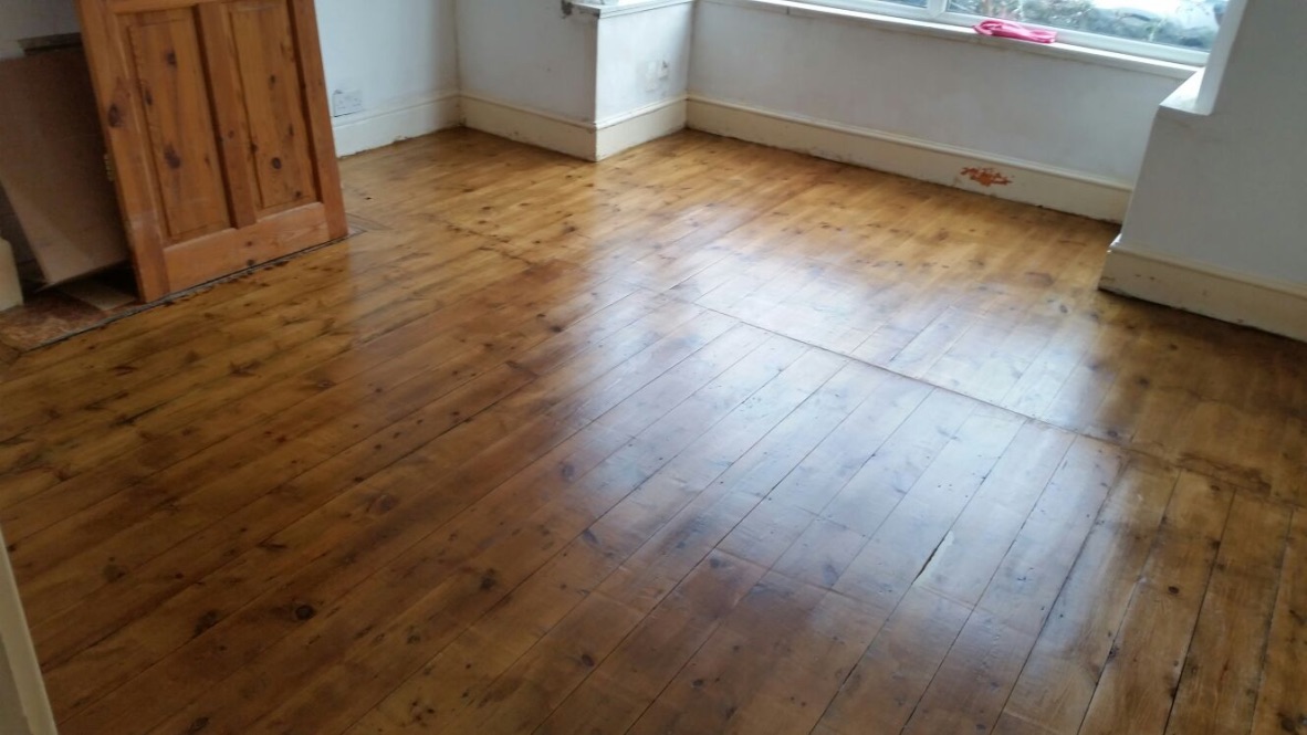 How to paint and varnish wood floors • Turning a House into a Home