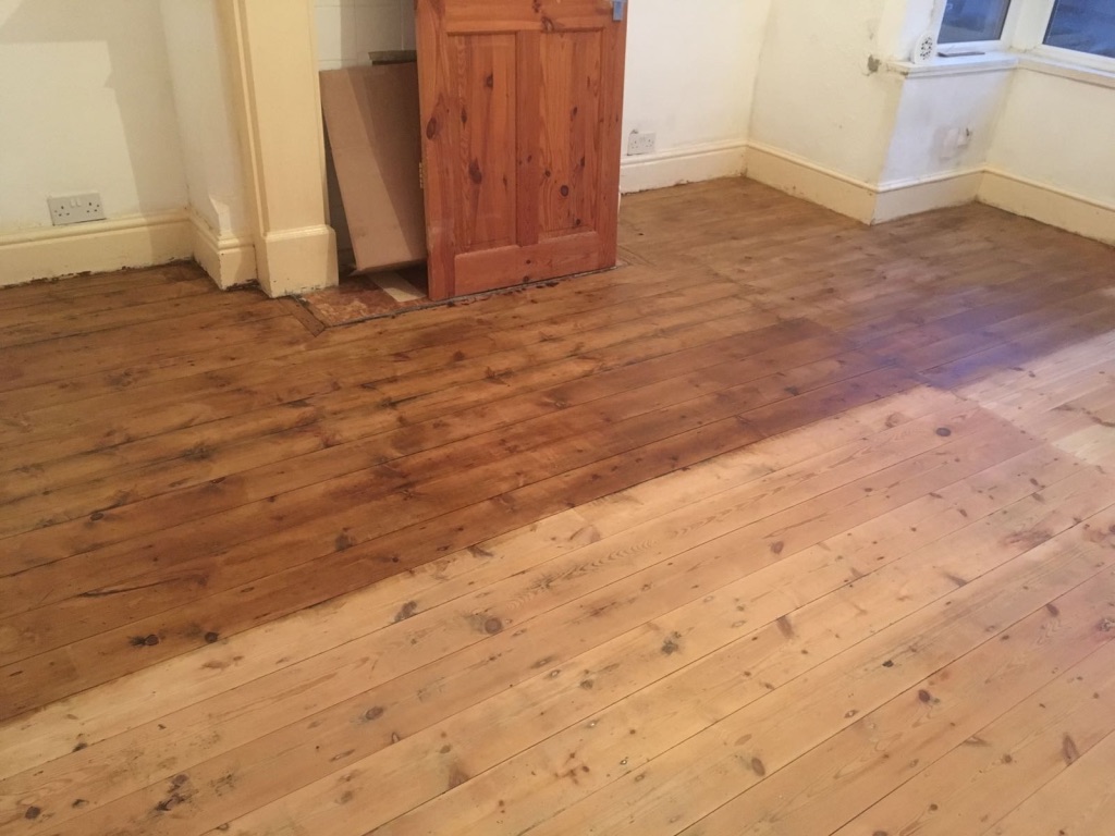 How to paint and varnish wood floors • Turning a House into a Home